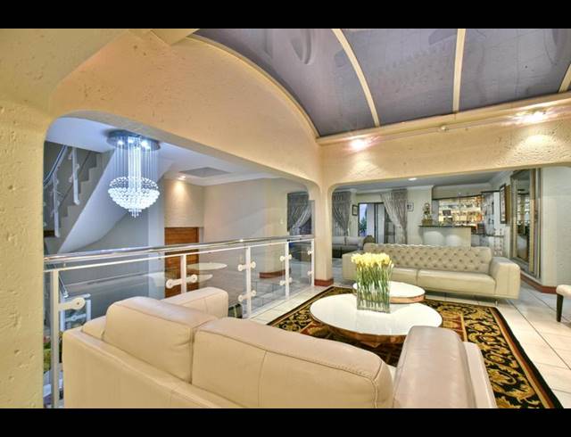 5 BEDROOM HOUSE FOR SALE IN GLENVISTA